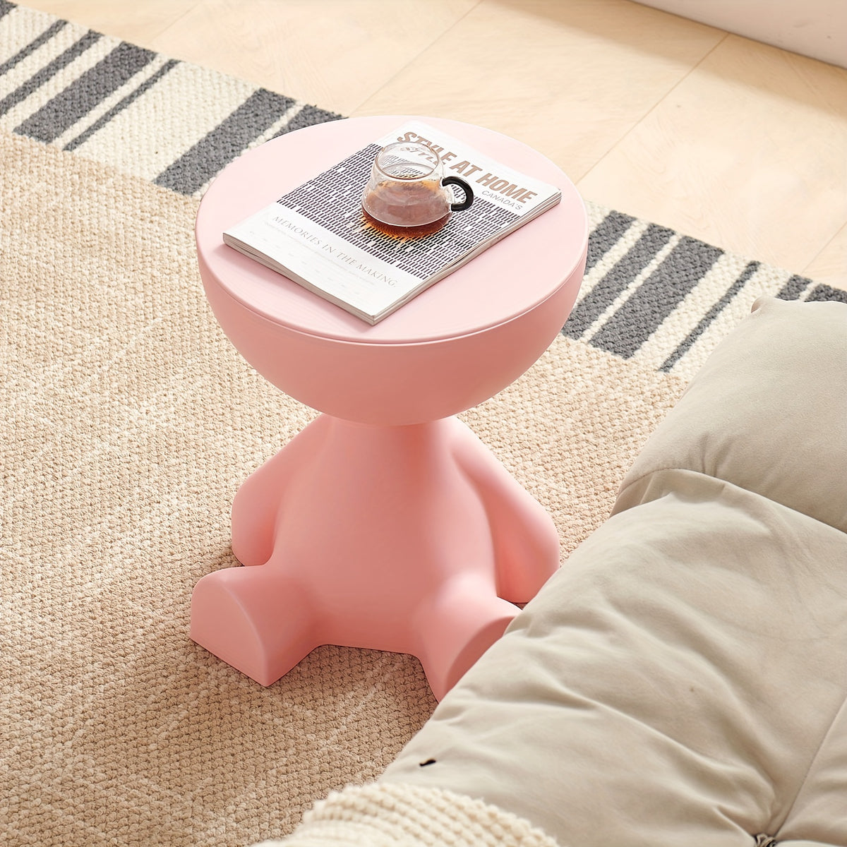Pink Cartoon-Style Small Side Table - Space-Saving Lightweight Plastic Accent Table for Living Room, Bedroom